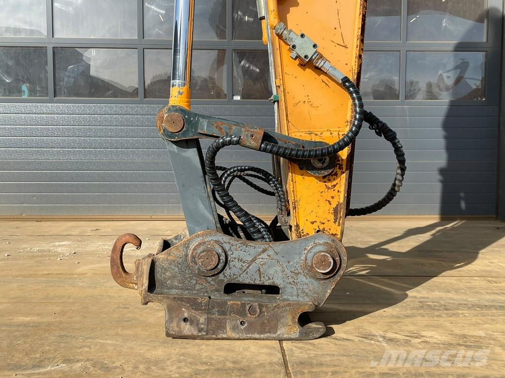 Hyundai Robex 300NLC-9A Гусеничні екскаватори
