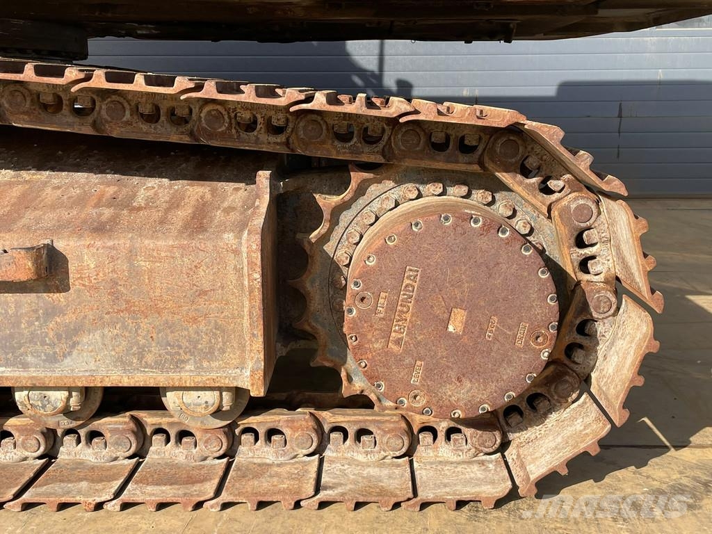 Hyundai Robex 300NLC-9A Гусеничні екскаватори