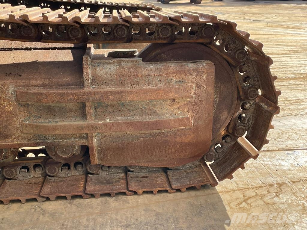 Hyundai Robex 300NLC-9A Гусеничні екскаватори