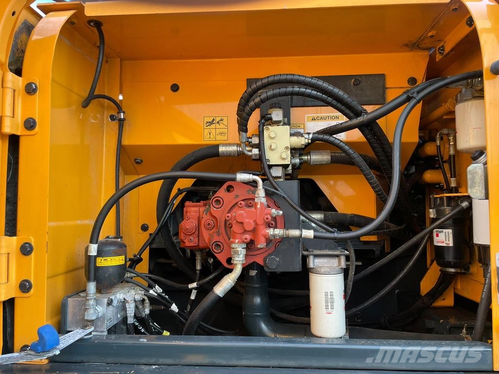 Hyundai Robex 300NLC-9A Гусеничні екскаватори