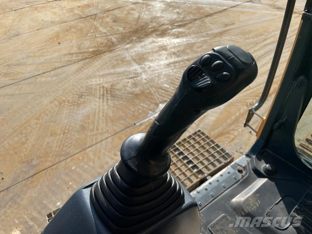 Hyundai Robex 300NLC-9A Гусеничні екскаватори