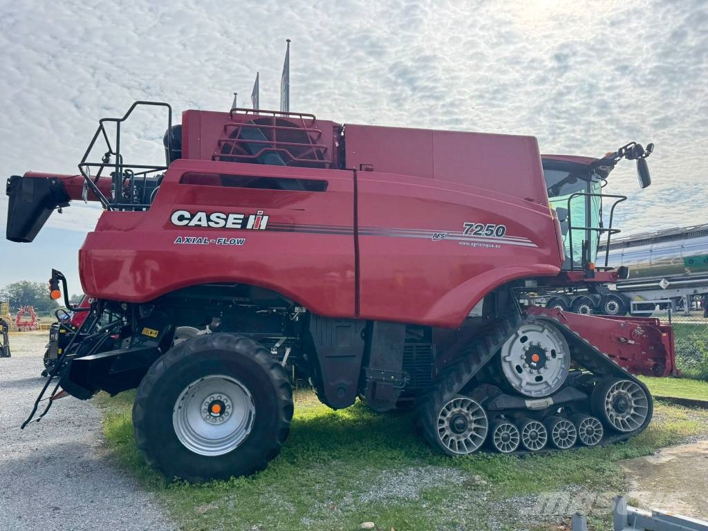Case IH Axial Flow 7250 Комбайни
