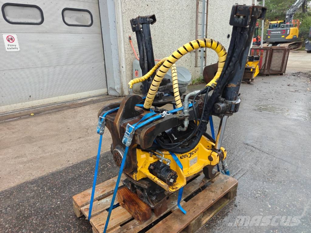Engcon EC233 NTP10/NTP10 Kauhanpyörittäjät