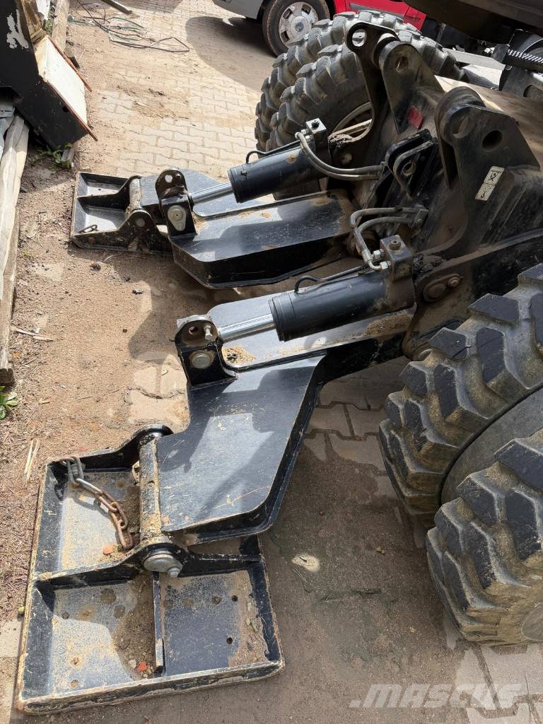 Terex Schaeff TW110 Ekskavatori uz riteņiem
