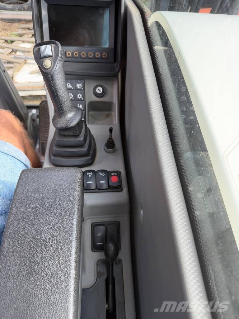 Terex Schaeff TW110 Ekskavatori uz riteņiem