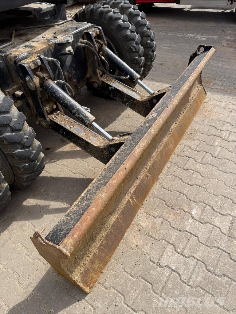 Terex Schaeff TW110 Ekskavatori uz riteņiem