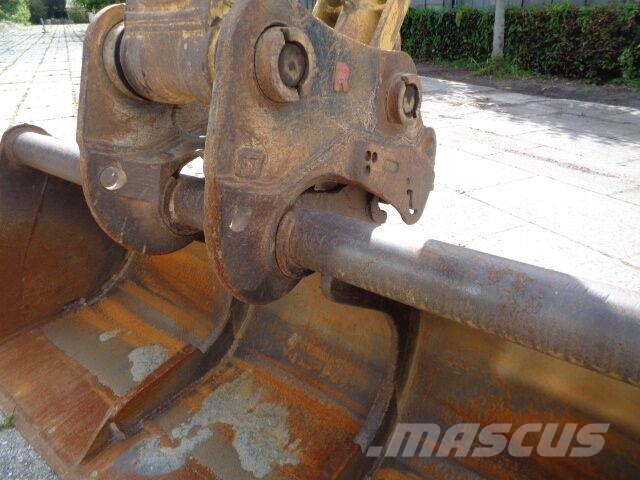 Komatsu PC210 LC-8 Escavatori cingolati