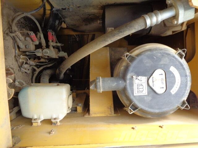 Komatsu PC210 LC-8 Escavatori cingolati