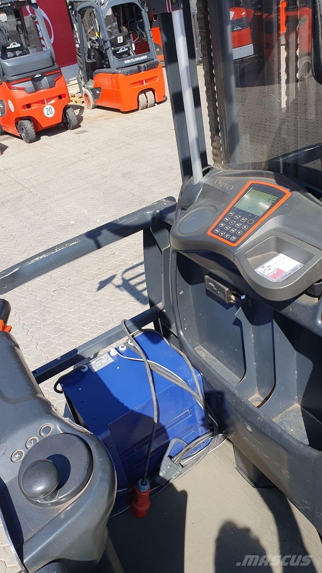 Linde V48 High lift order picker