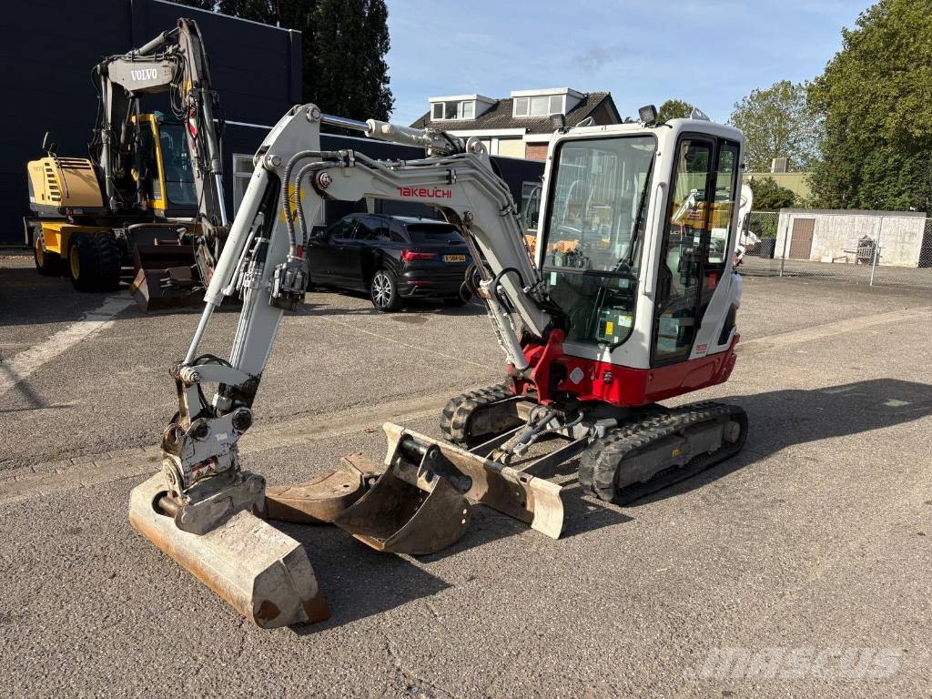 Takeuchi TB 225 POWERTILT!! Minigraafmachines < 7t