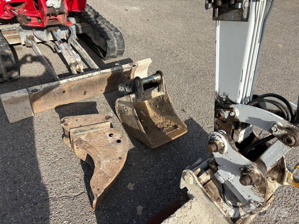 Takeuchi TB 225 POWERTILT!! Minigraafmachines < 7t