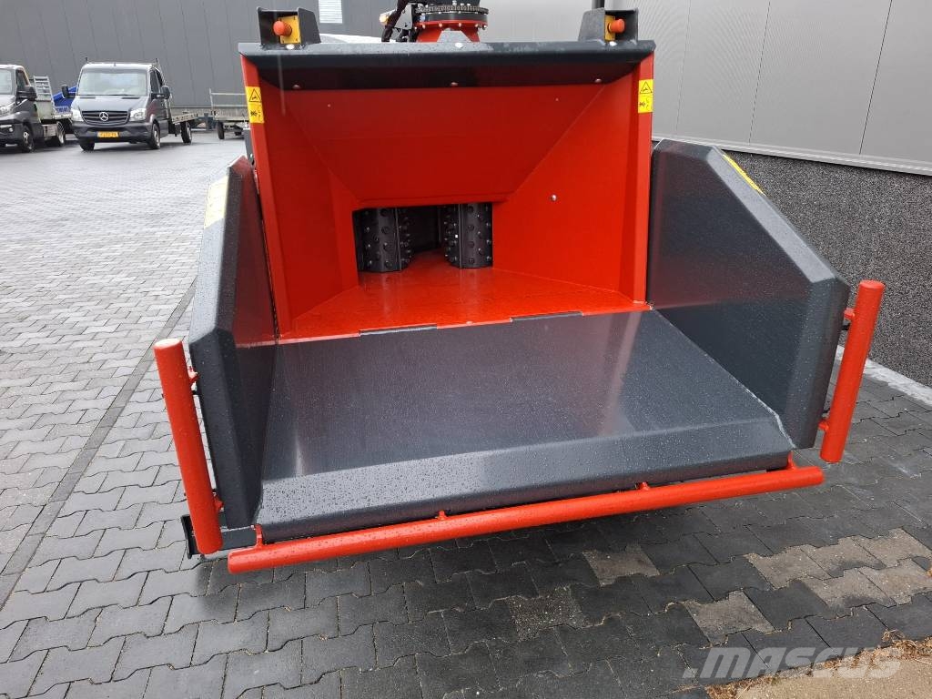 Greentec Cheetah 30 Track 木材削片机