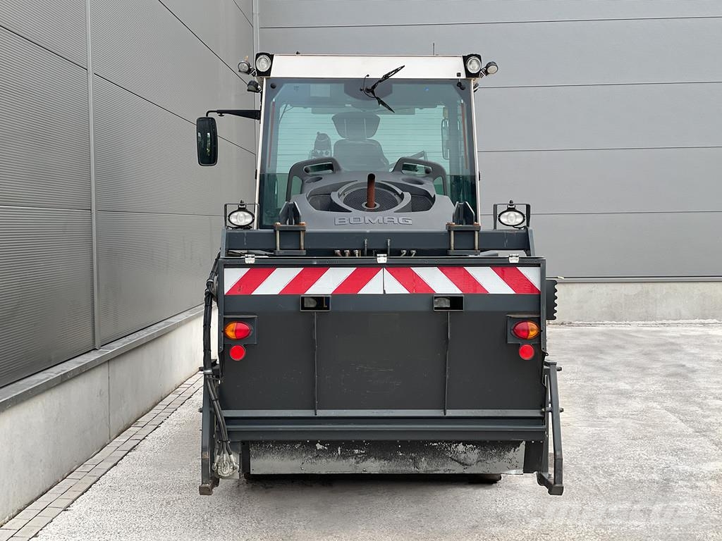 Bomag BW 174 AP-4F AM مداحل ثنائية الاسطوانة
