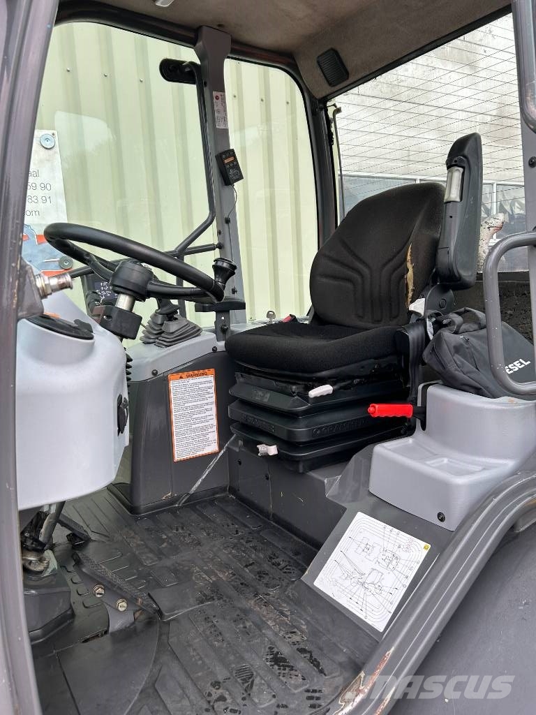Hitachi ZW 75 Rataslaadurid