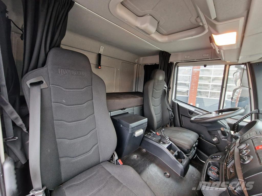 Iveco Eurocargo 160.280 4x2 - Box with sidedoors - Loadl Furgons