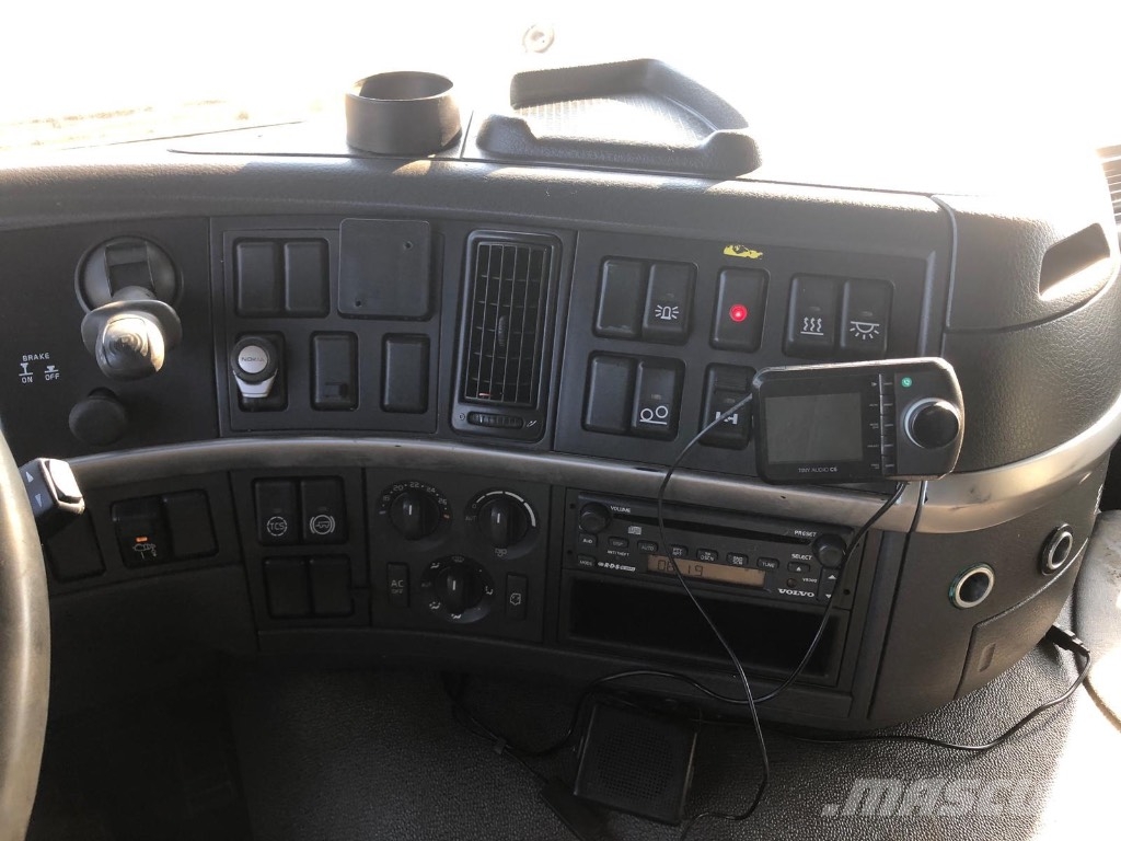 Volvo FM 12 Platformas/izkraušana no sāniem