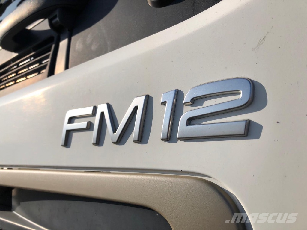 Volvo FM 12 Platformas/izkraušana no sāniem