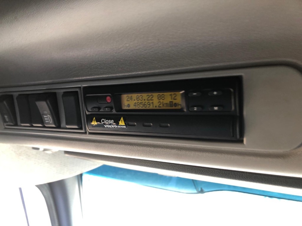 Volvo FM 12 Platformas/izkraušana no sāniem