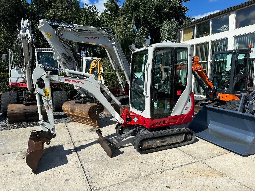 Takeuchi TB 216 + sorteer knijper functie's Mini ekskavatoriai < 7 t