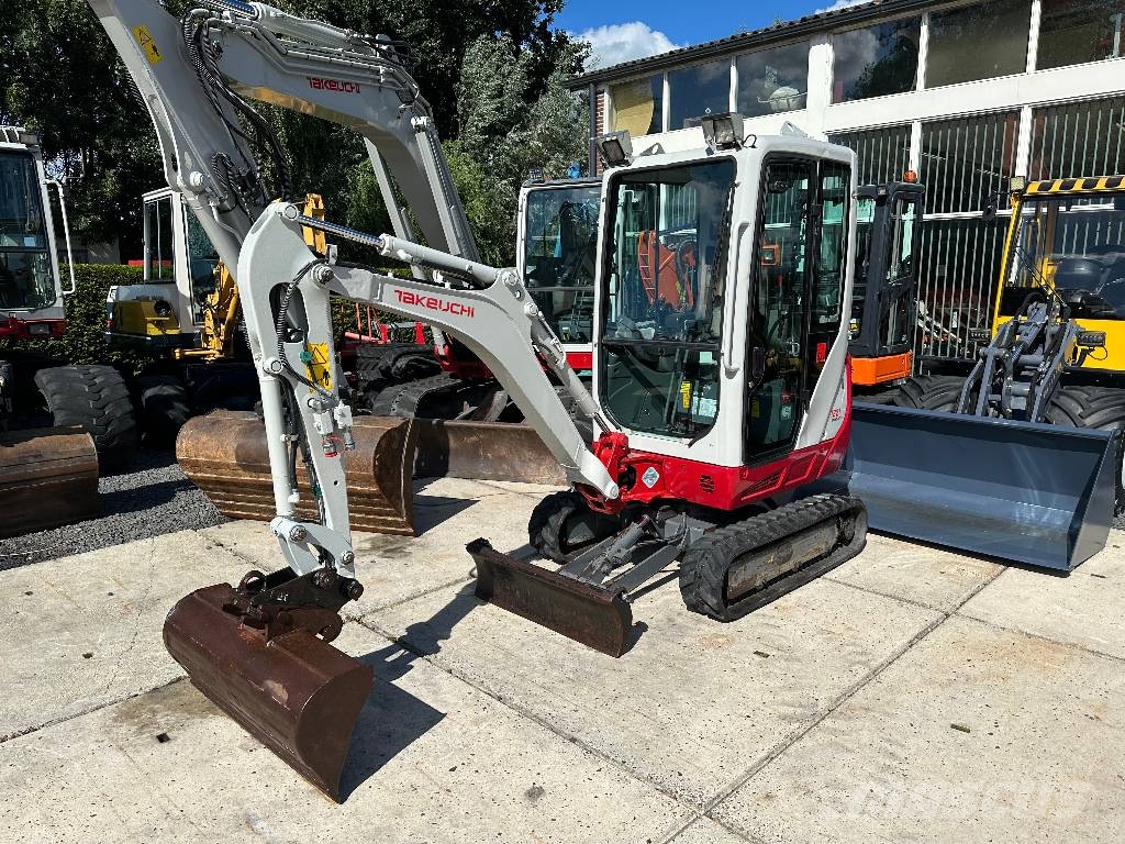 Takeuchi TB 216 + sorteer knijper functie's Mini ekskavatoriai < 7 t