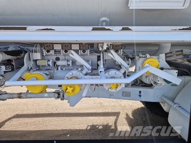 Mercedes-Benz Axor 1836 Camiones cisterna