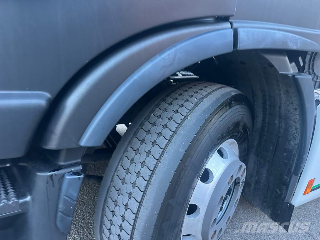 Iveco Stralis XP460 Tractor Units