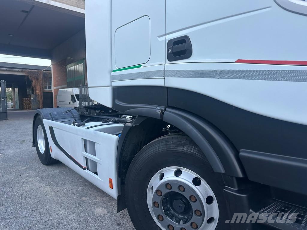 Iveco Stralis XP460 Tractor Units