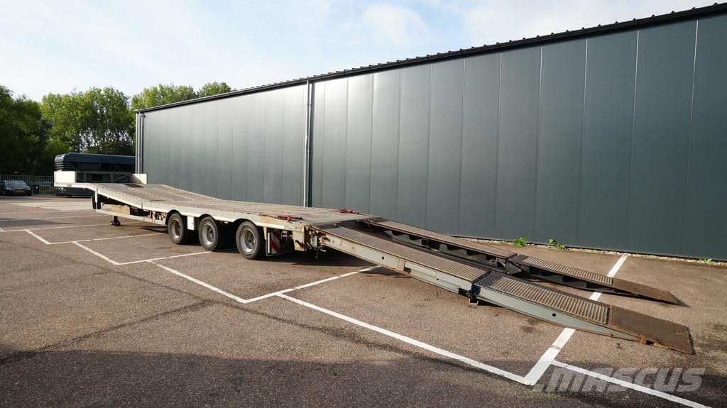 Nooteboom 3 axle semi low loader with ramps Brønnhenger semi