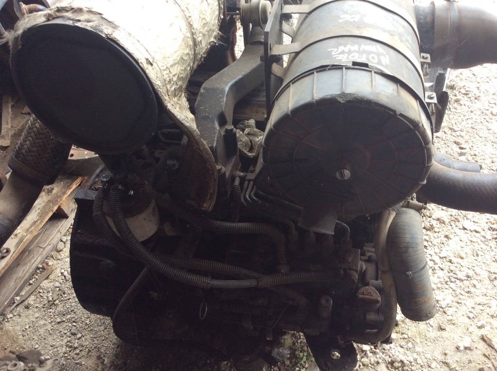 Komatsu WB 93 R Motores