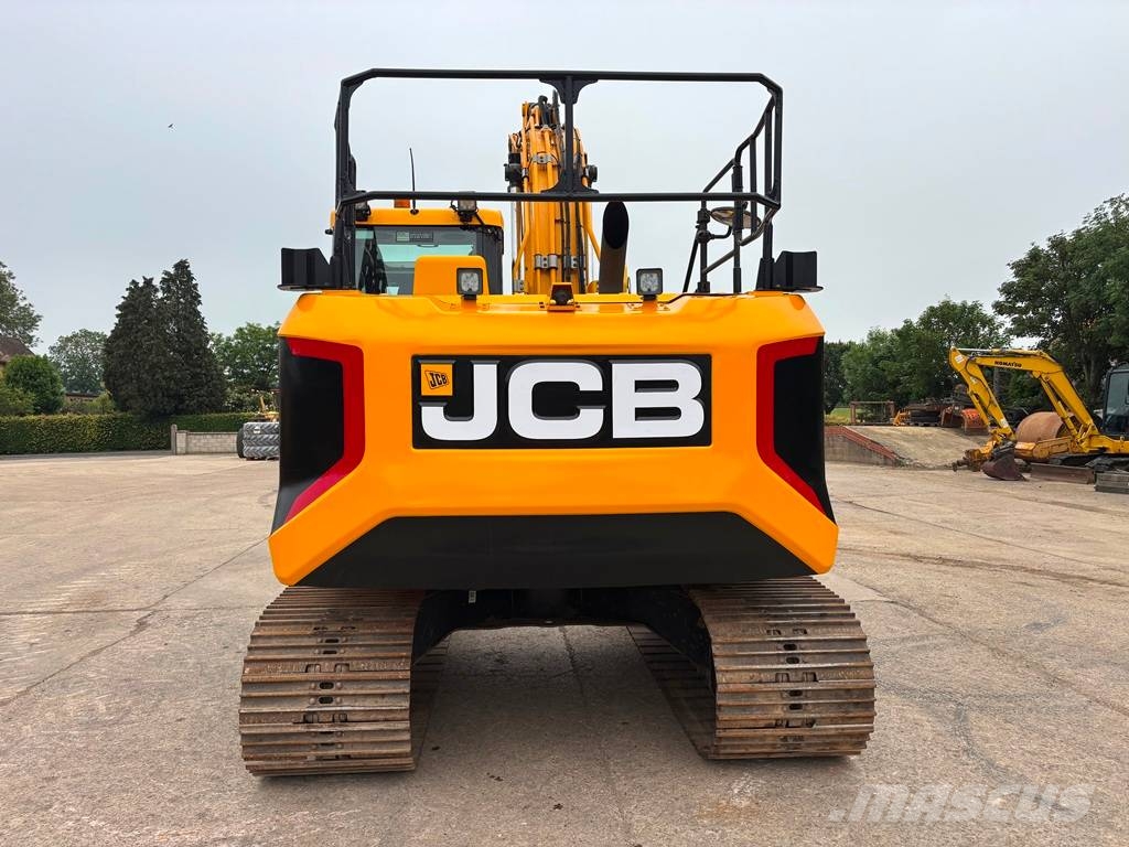 JCB 131 XLC حفارات زحافة