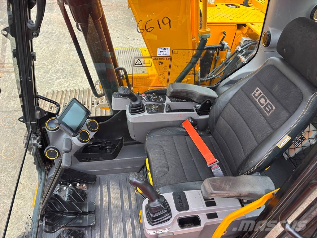 JCB 131 XLC حفارات زحافة