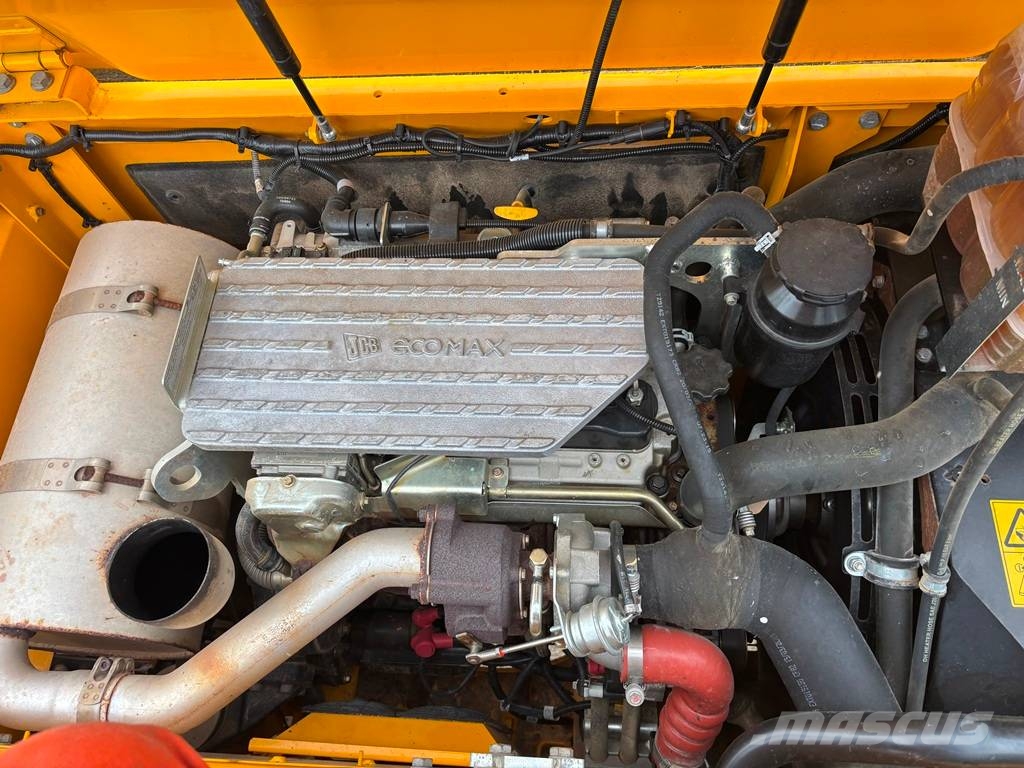 JCB 131 XLC حفارات زحافة