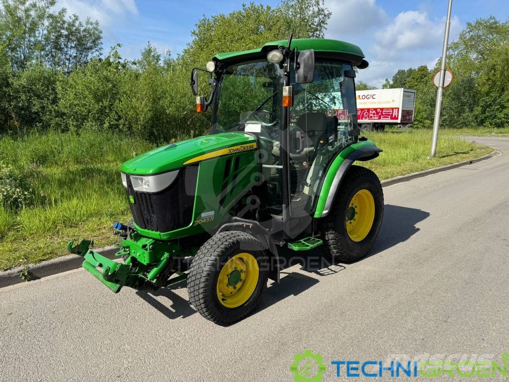 John Deere 304 R جرارات مدمجة