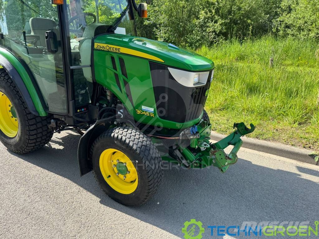 John Deere 304 R جرارات مدمجة