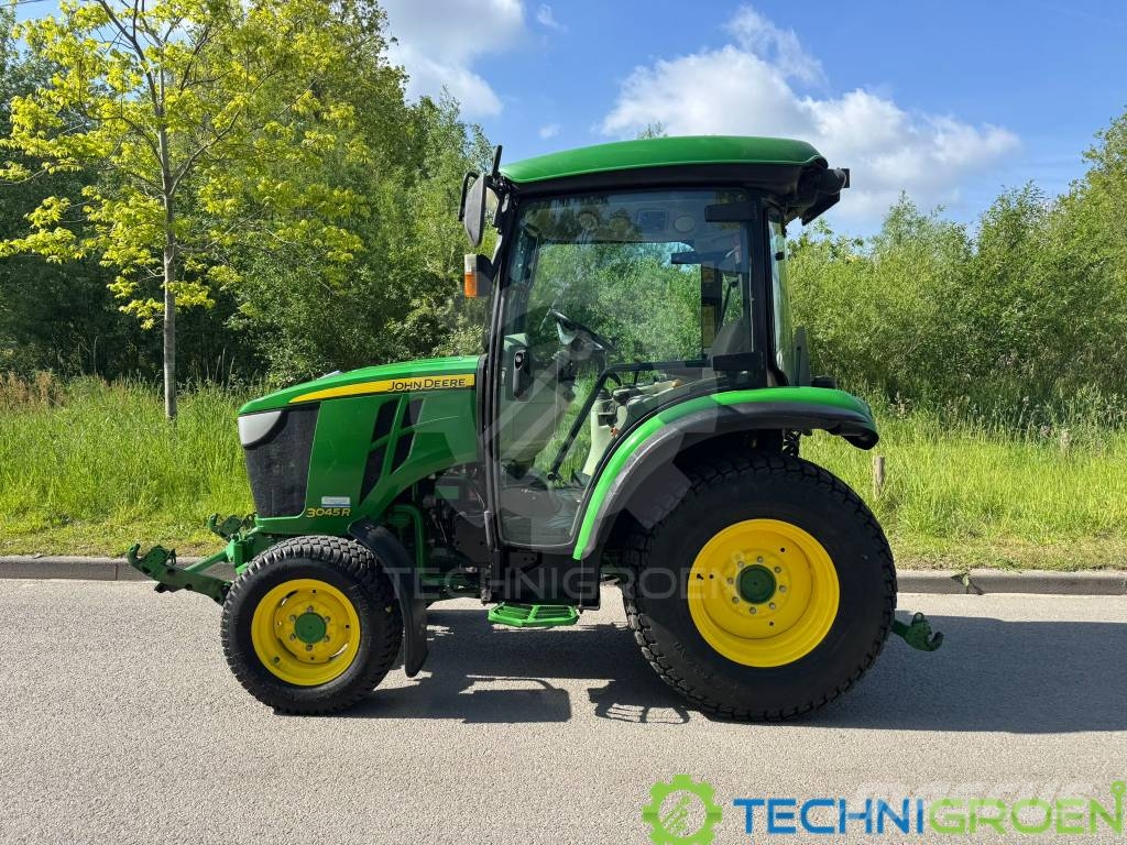 John Deere 304 R جرارات مدمجة