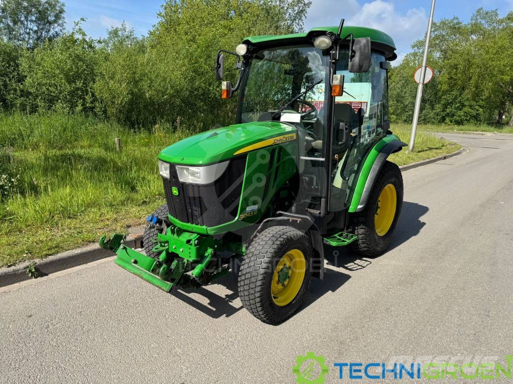 John Deere 304 R جرارات مدمجة
