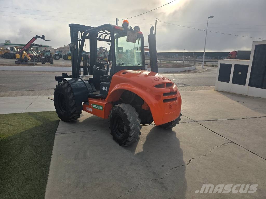 Ausa CH 250 X4 Geländestapler