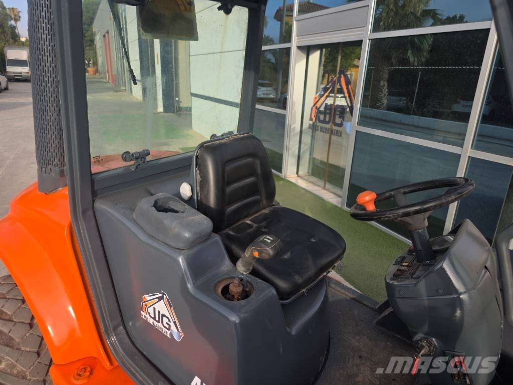 Ausa CH 250 X4 Geländestapler