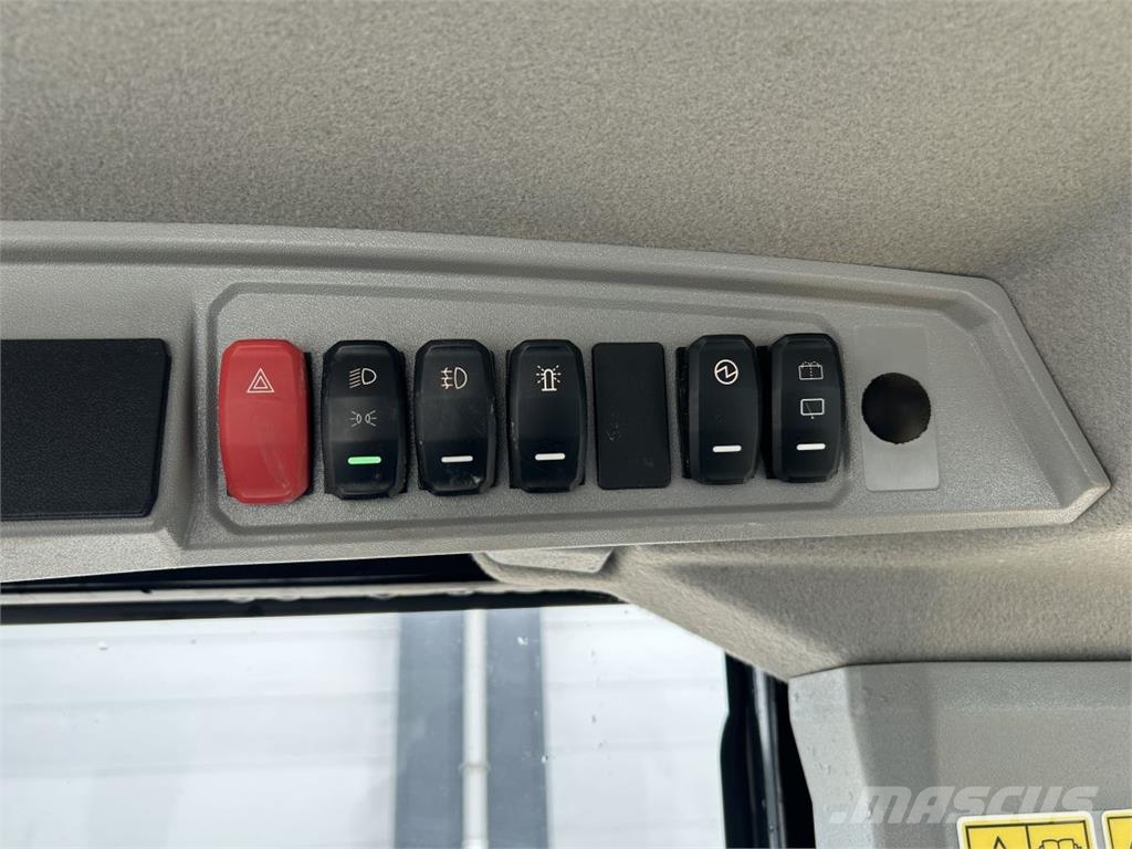 CAT 906 (8758) لوادر متعددة الأغراض