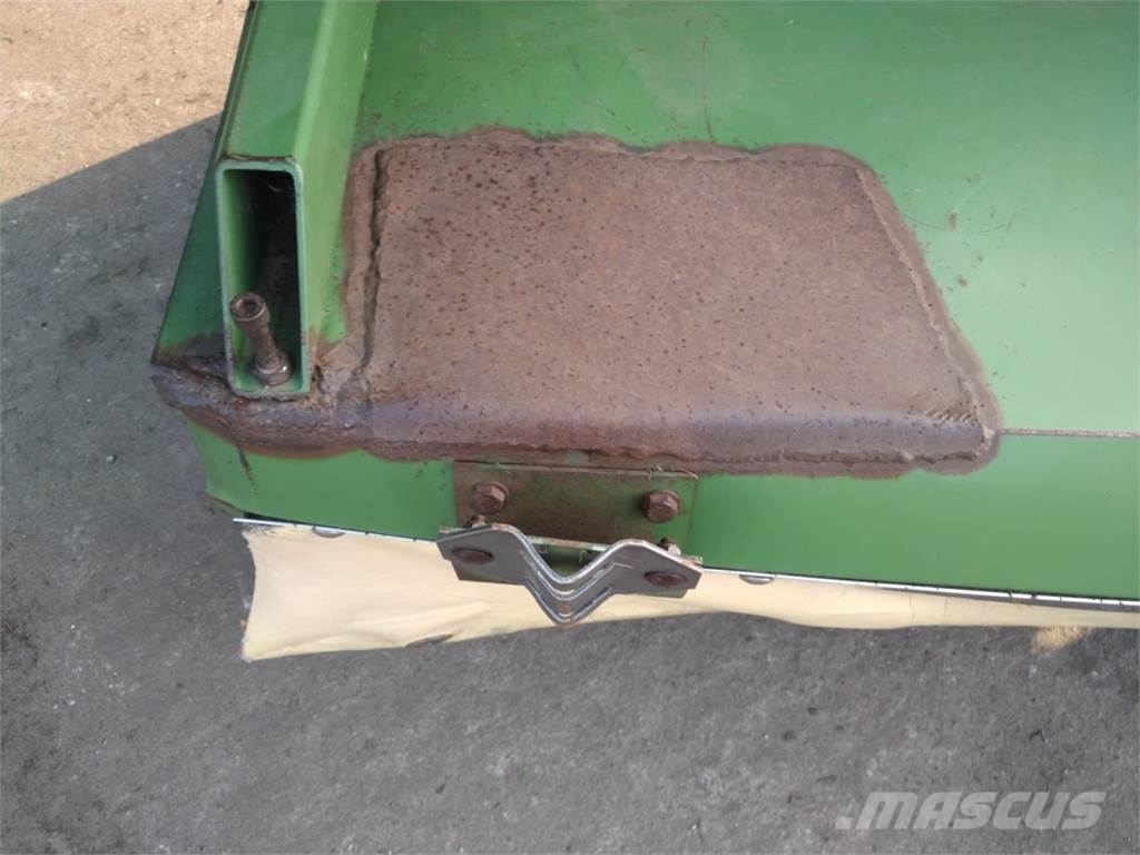 Krone EasyCut 32 P Uređaji za kosačice