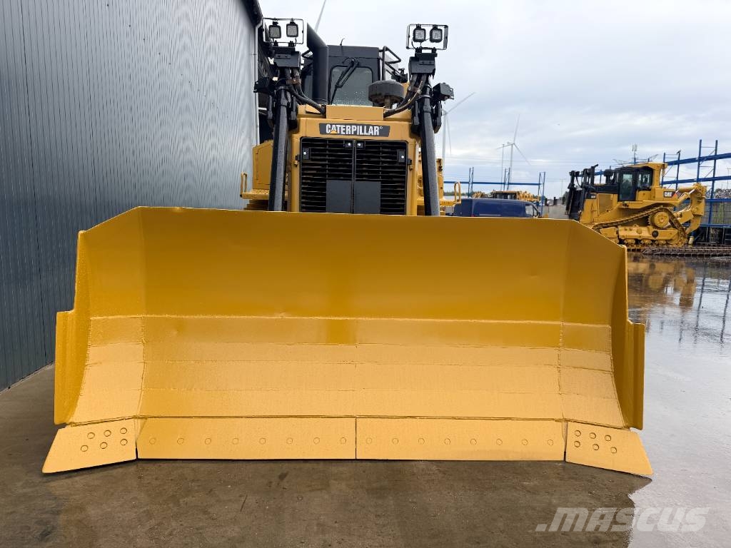 CAT D6T XL Telaketjupuskutraktorit
