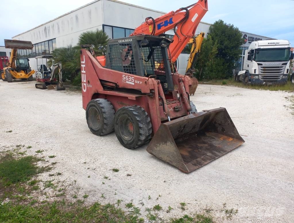 Gehl 5635 dxt 5635 DXT Schrankladers