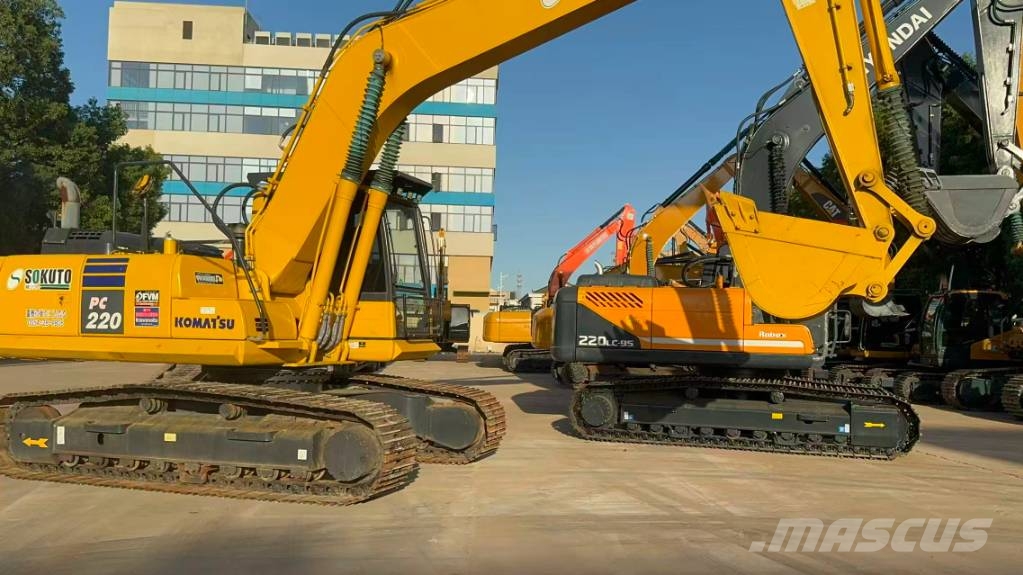 Komatsu PC220-8 Гусеничні екскаватори