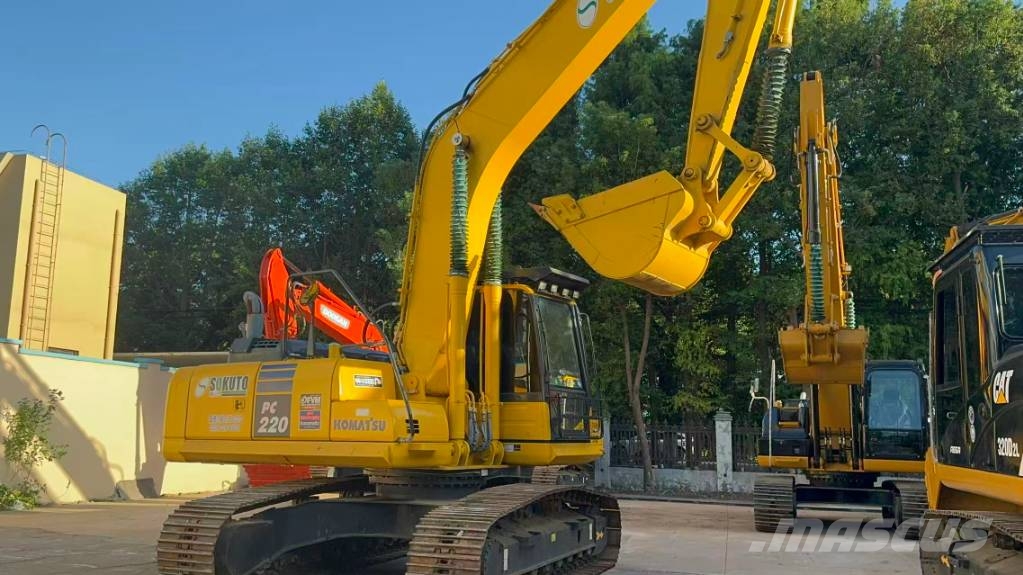 Komatsu PC220-8 Гусеничні екскаватори