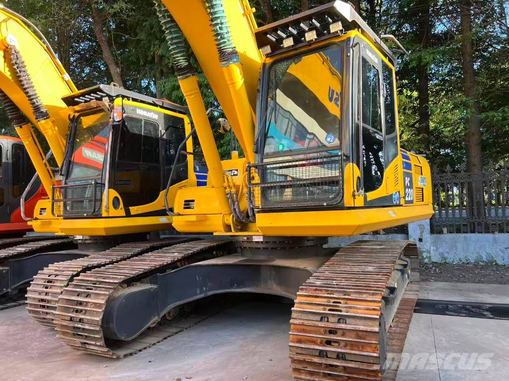 Komatsu PC220-8 Гусеничні екскаватори