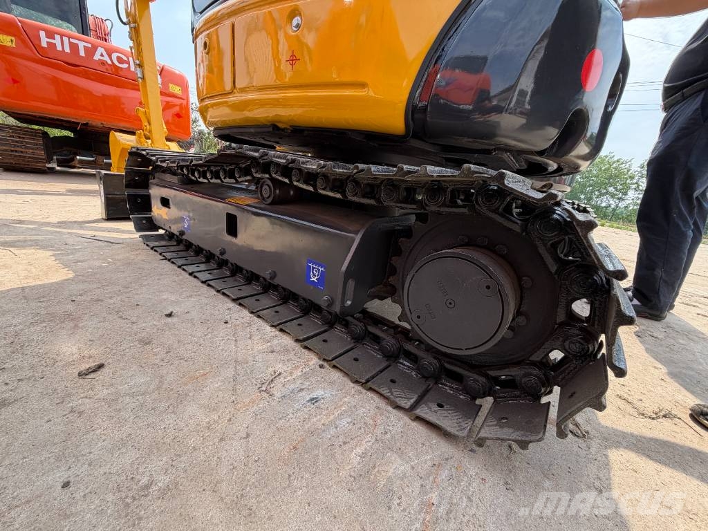 Komatsu PC 35 MR 소형 굴삭기 7톤 미만