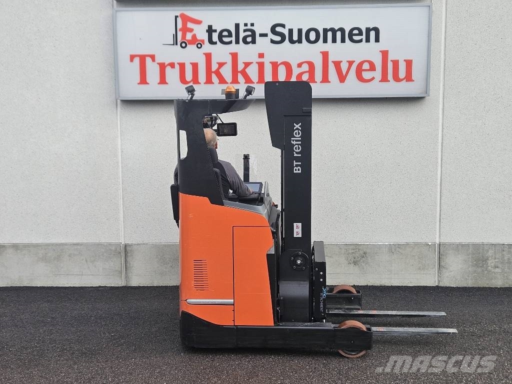 Toyota RRE 140 HE Chariot à mât rétractable
