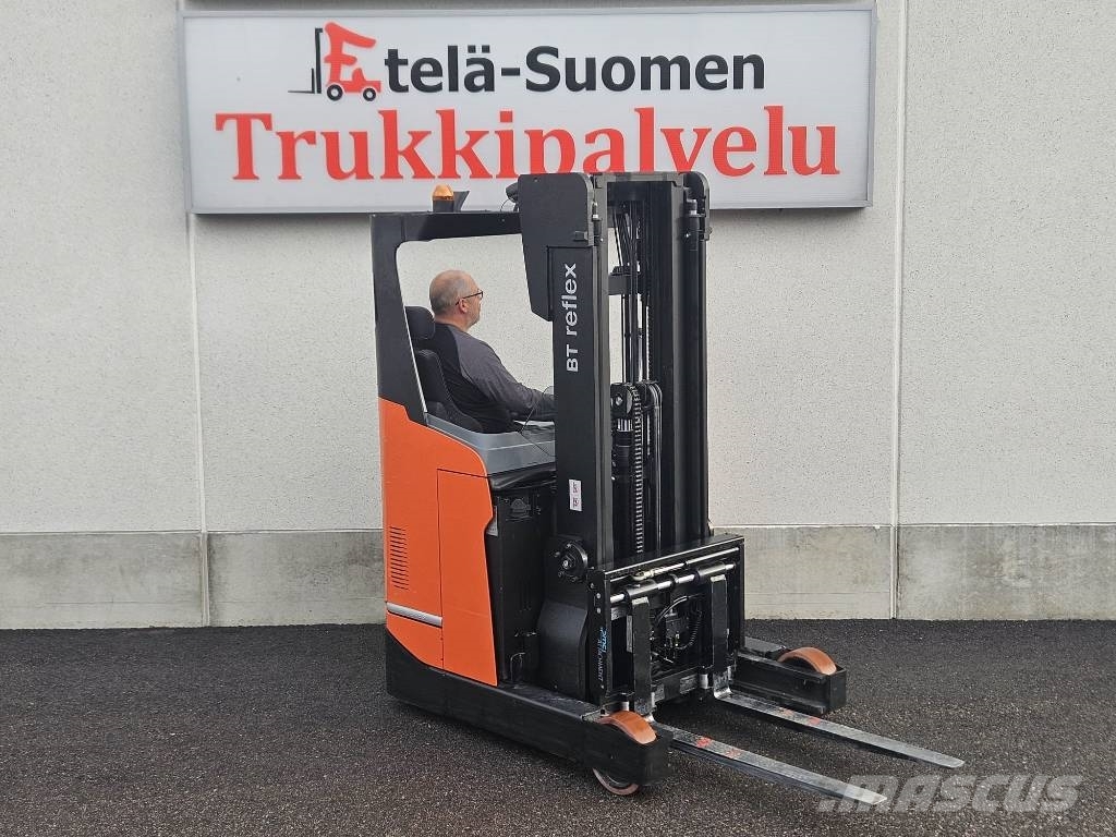Toyota RRE 140 HE Chariot à mât rétractable
