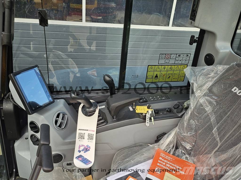 Develon DX 63-7 Midi excavators 7t - 12t