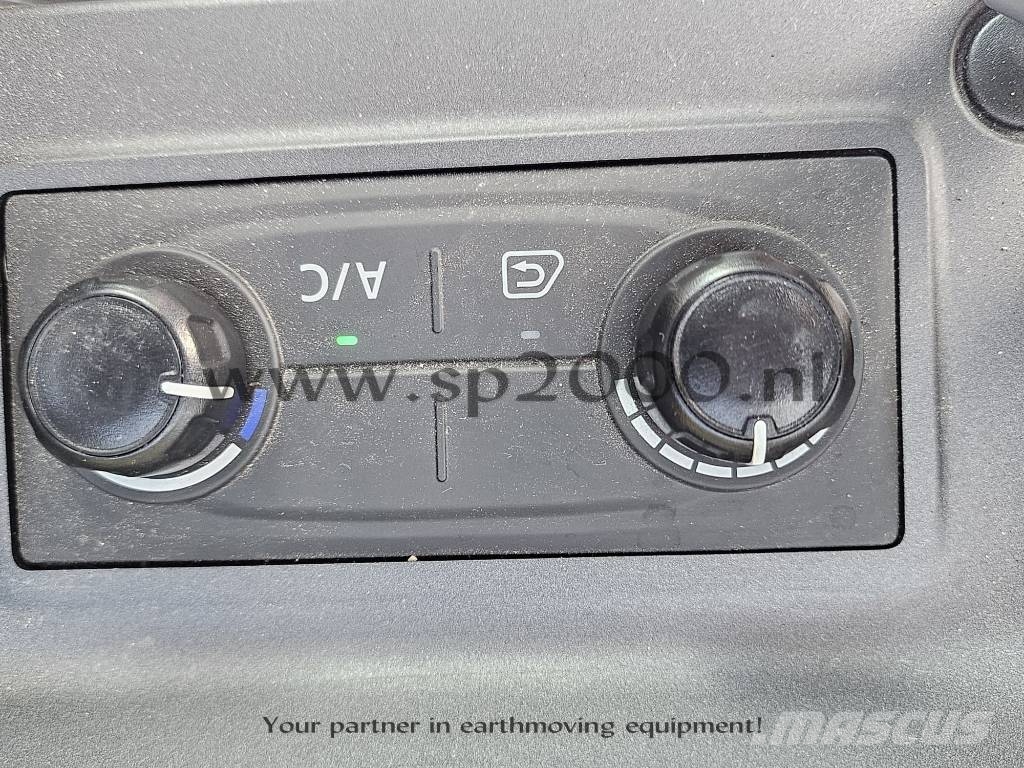 Develon DX 63-7 Midi excavators 7t - 12t